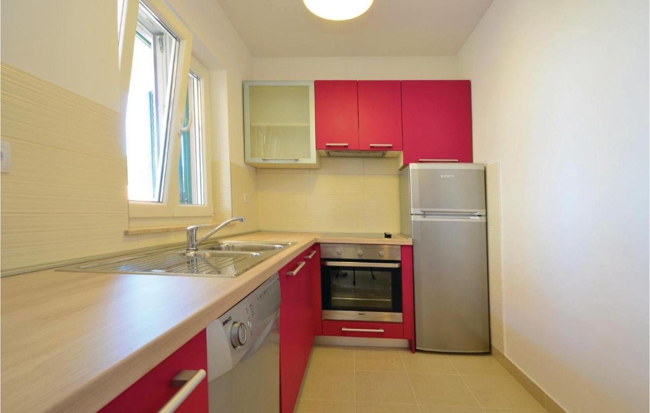Awesome Apartment In Privlaka With Kitchen 宁 外观 照片